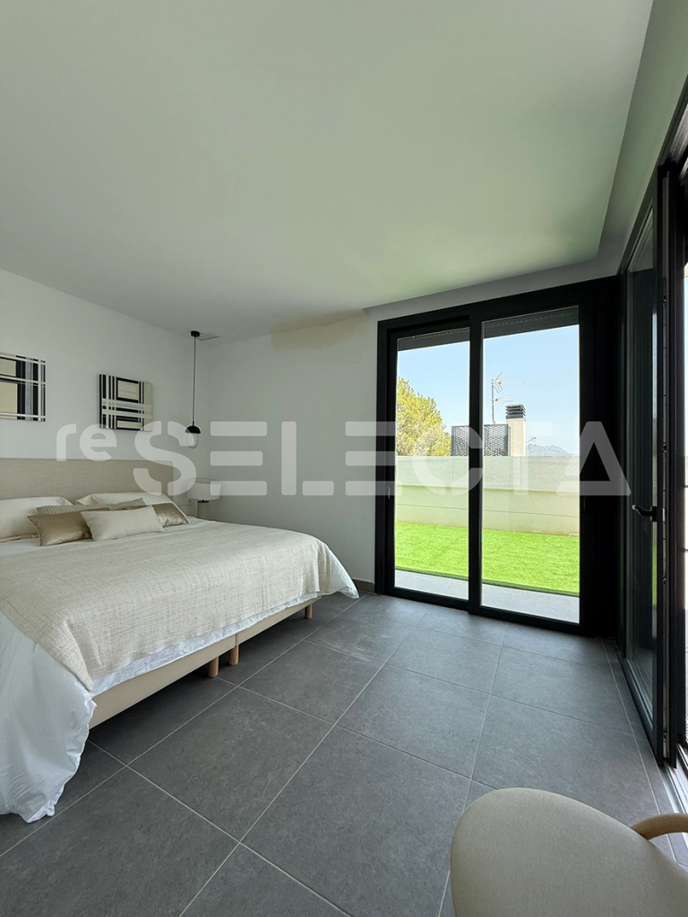 Modern home with basement, terraces and private garden