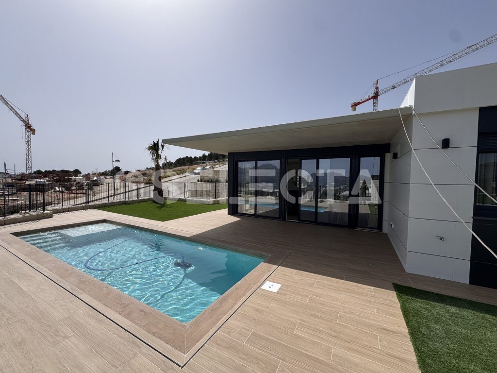 Modern villa in Polop with sea views
