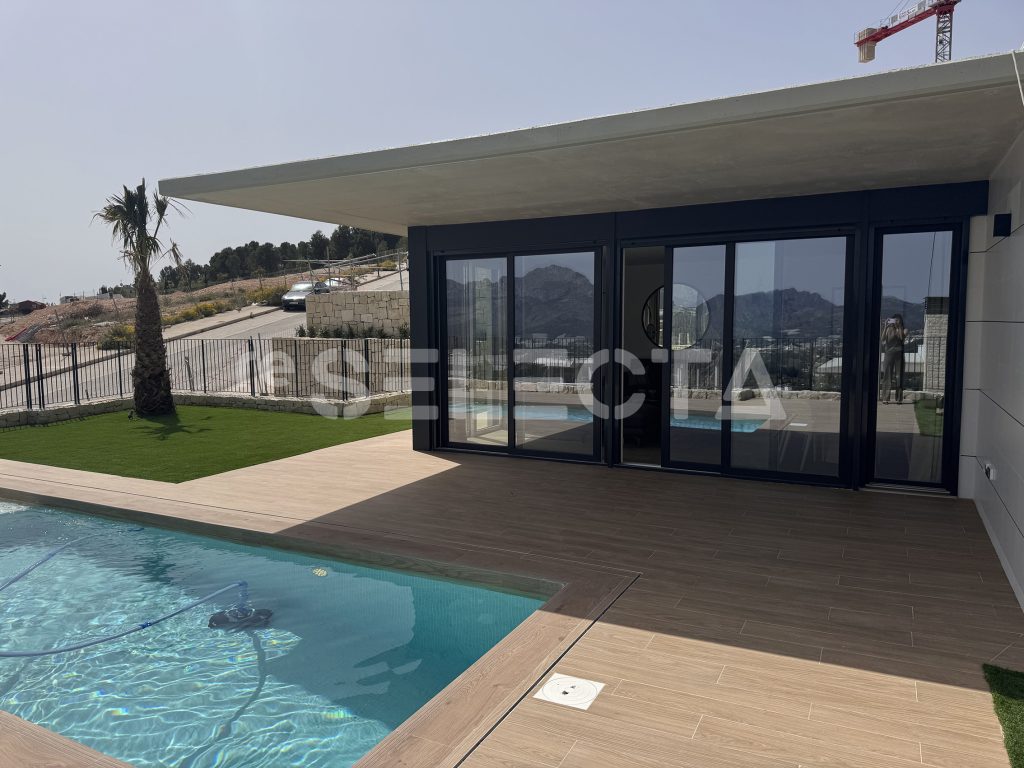 Modern villa in Polop with sea views