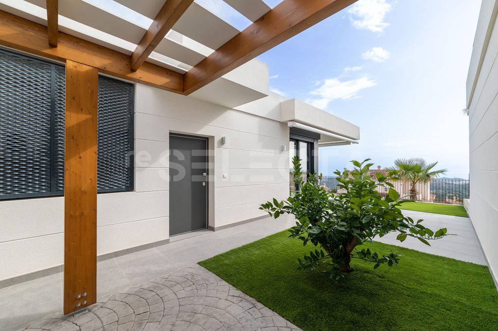 Modern home with basement, terraces and private garden