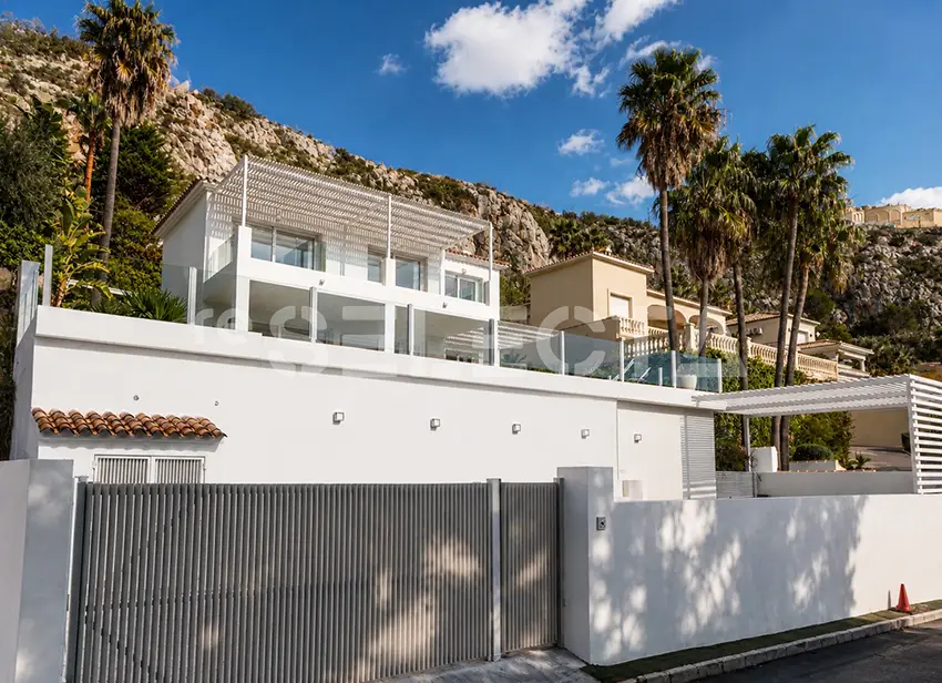 Luxury Villa for Sale in Altea – Sea Views & Modern Design