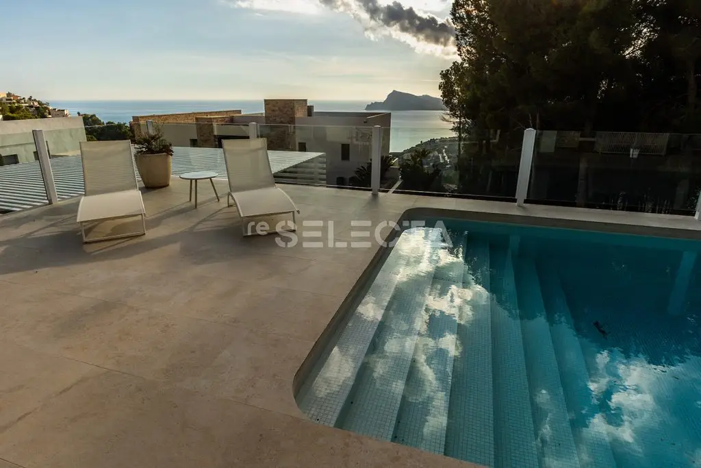 Luxury Villa for Sale in Altea – Sea Views & Modern Design