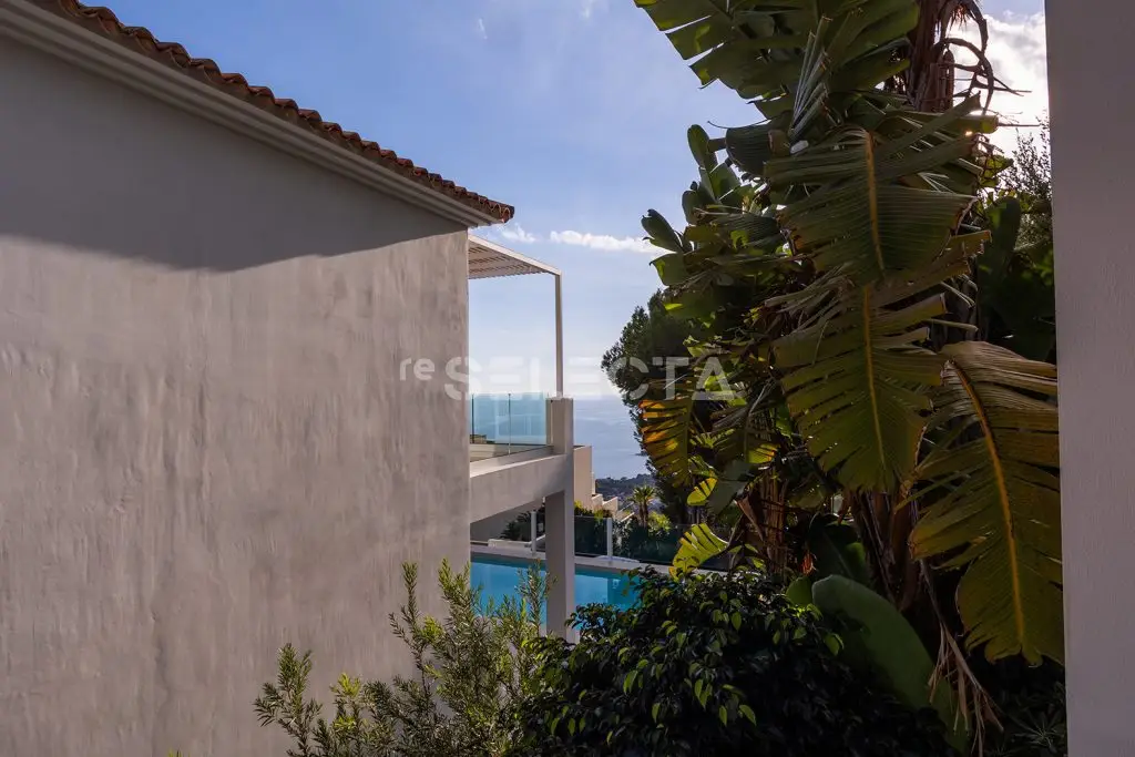 Luxury Villa for Sale in Altea – Sea Views & Modern Design
