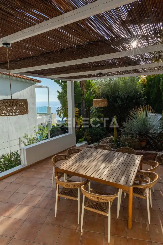 Luxury Villa for Sale in Altea – Sea Views & Modern Design