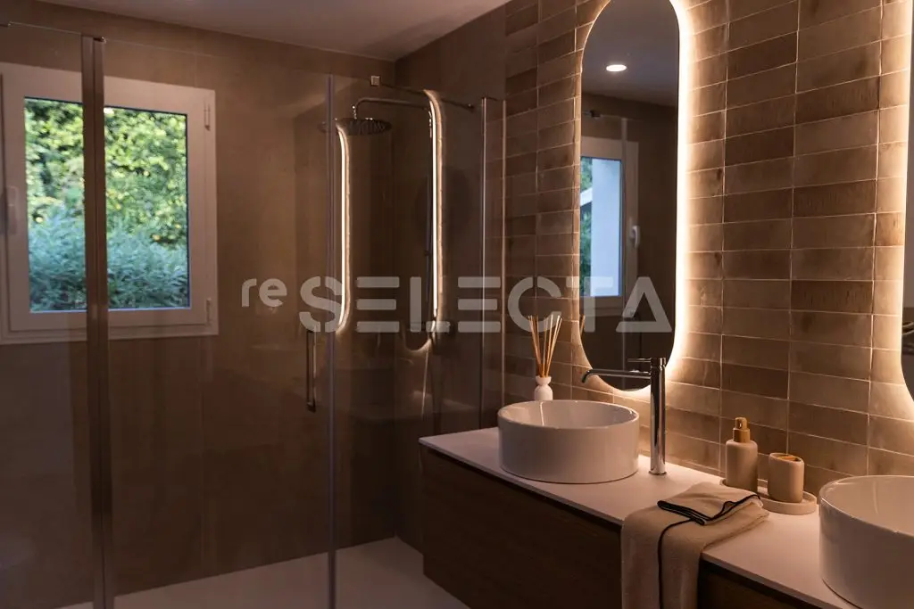 Luxury Villa for Sale in Altea – Sea Views & Modern Design