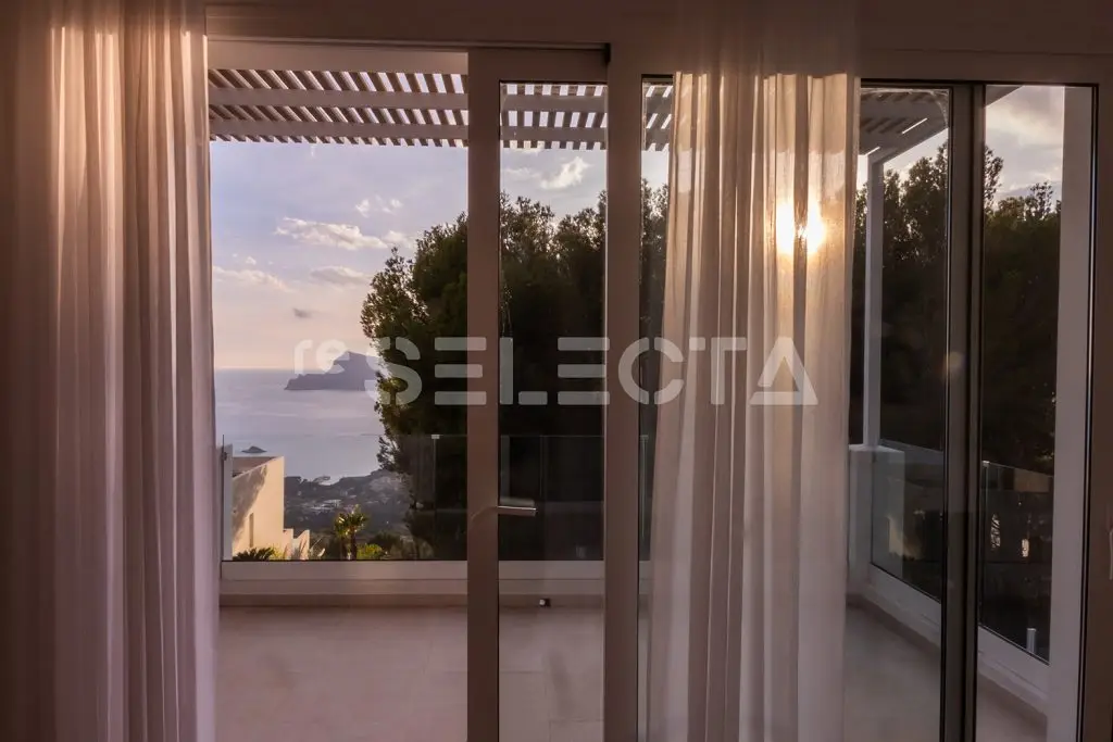 Luxury Villa for Sale in Altea – Sea Views & Modern Design