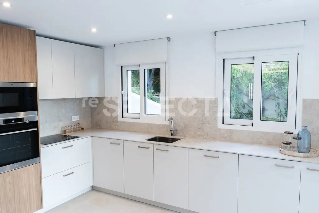 Luxury Villa for Sale in Altea – Sea Views & Modern Design