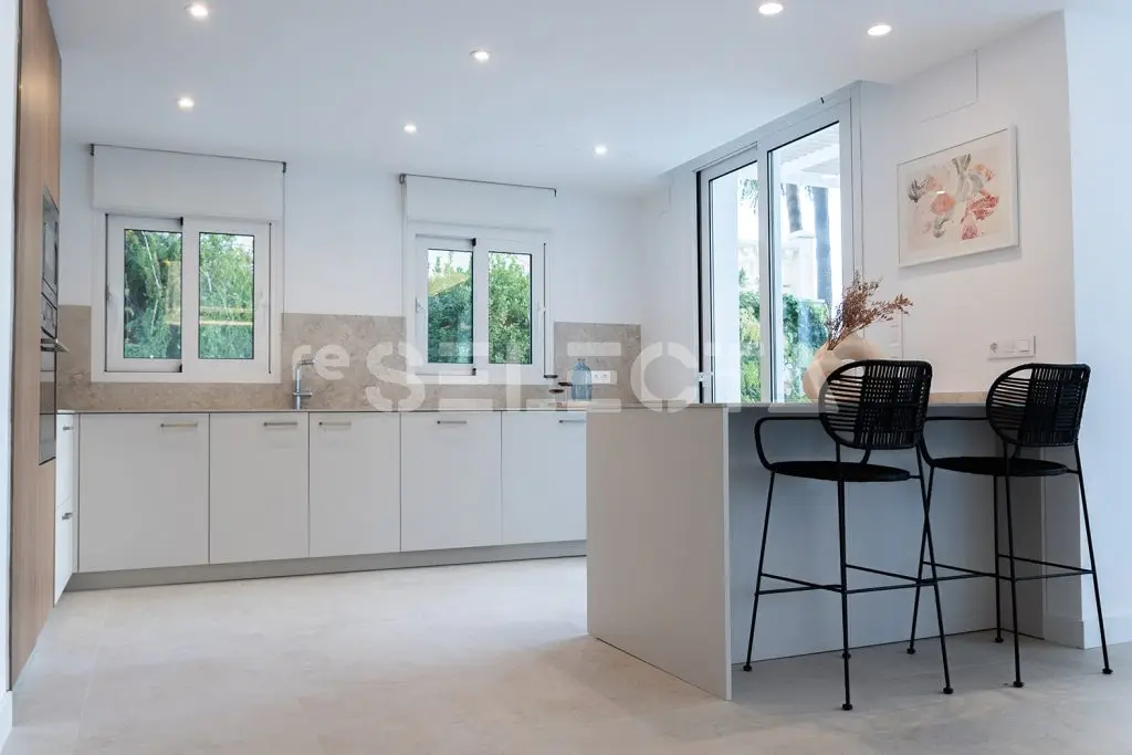 Luxury Villa for Sale in Altea – Sea Views & Modern Design