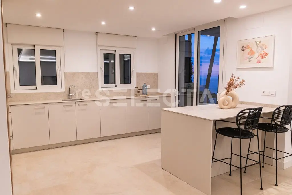 Luxury Villa for Sale in Altea – Sea Views & Modern Design