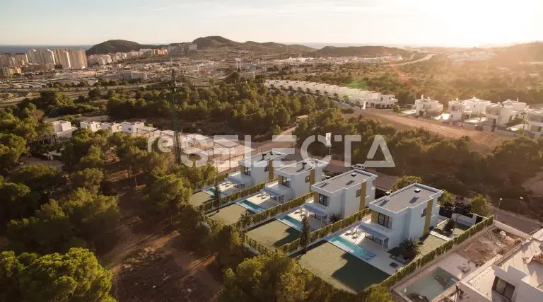 Luxury Villa in Sierra Cortina in Sierra Cortina, Finestrat