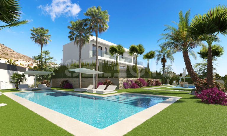 Modern Bungalow with Terraces & Garden in Spain in Finestrat