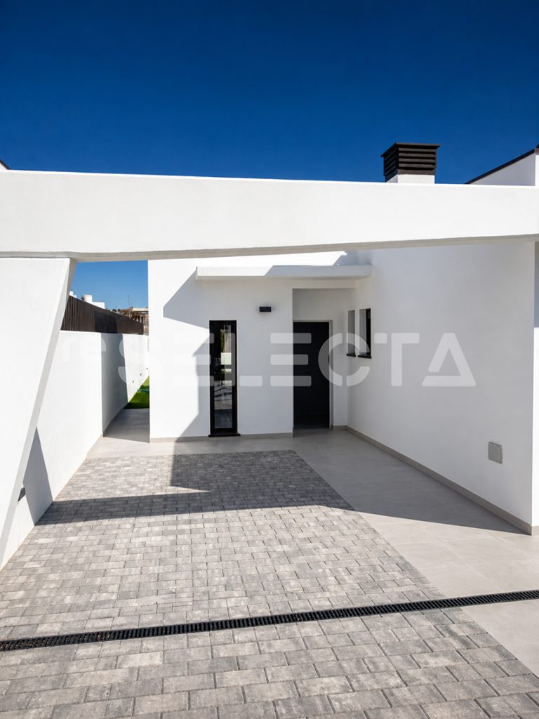 Modern Villa with Private Pool & Garden | New Build Spain image 11