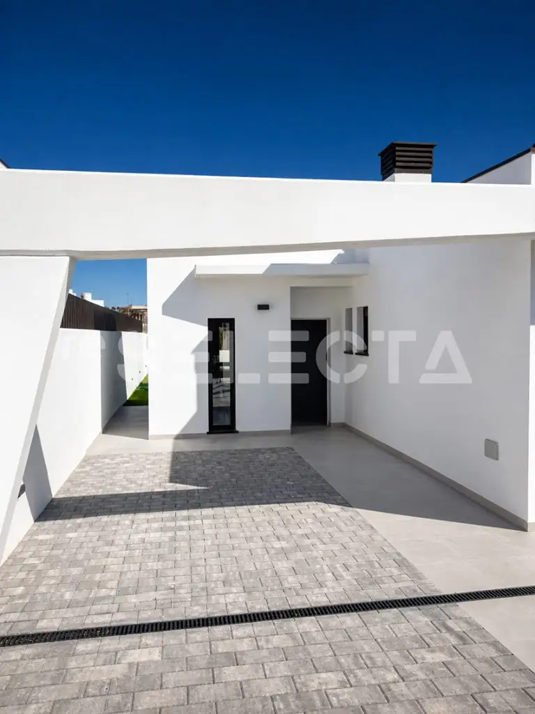 Modern Villa with Private Pool & Garden | New Build Spain