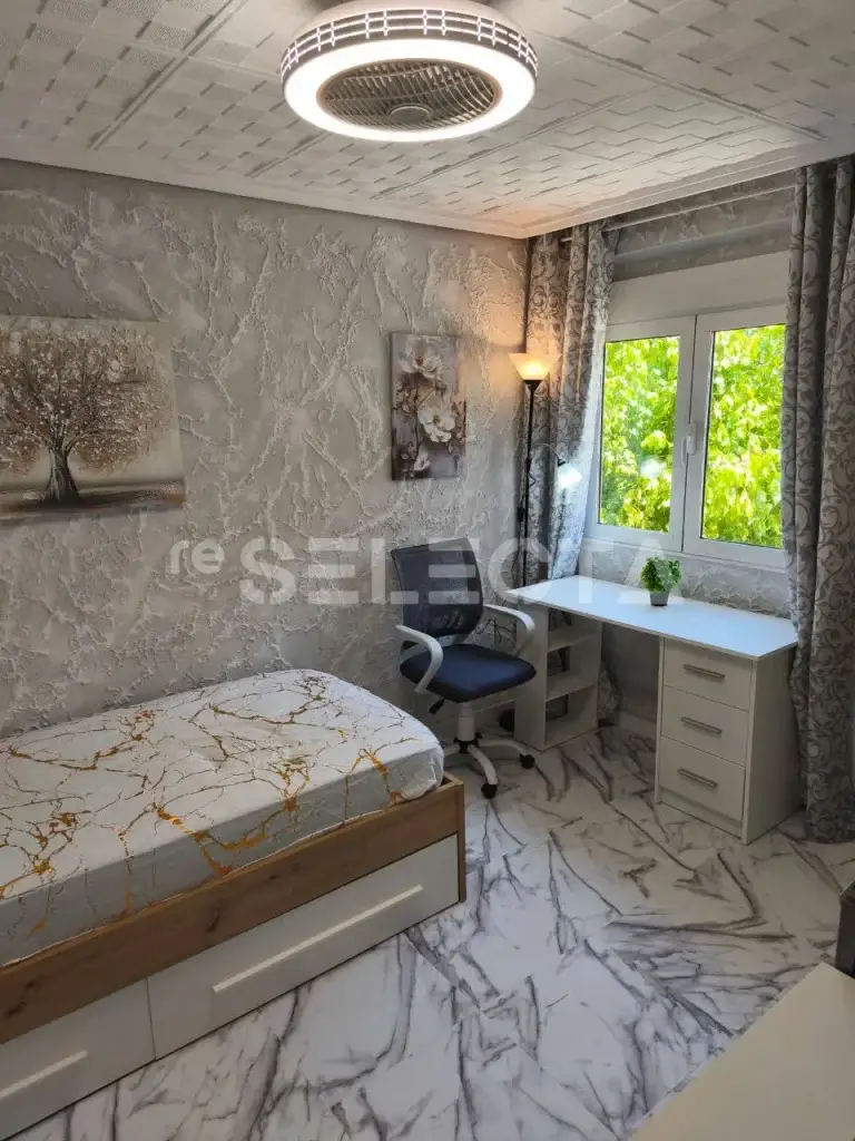 Investment Property Near Valencia | 5 Bedrooms & Rental Income