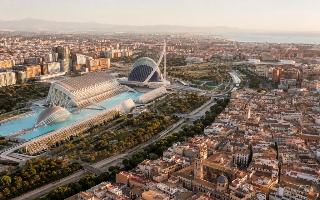 Valencia vs Costa Blanca: Which is Better for Expats? (2026 Data Comparison)