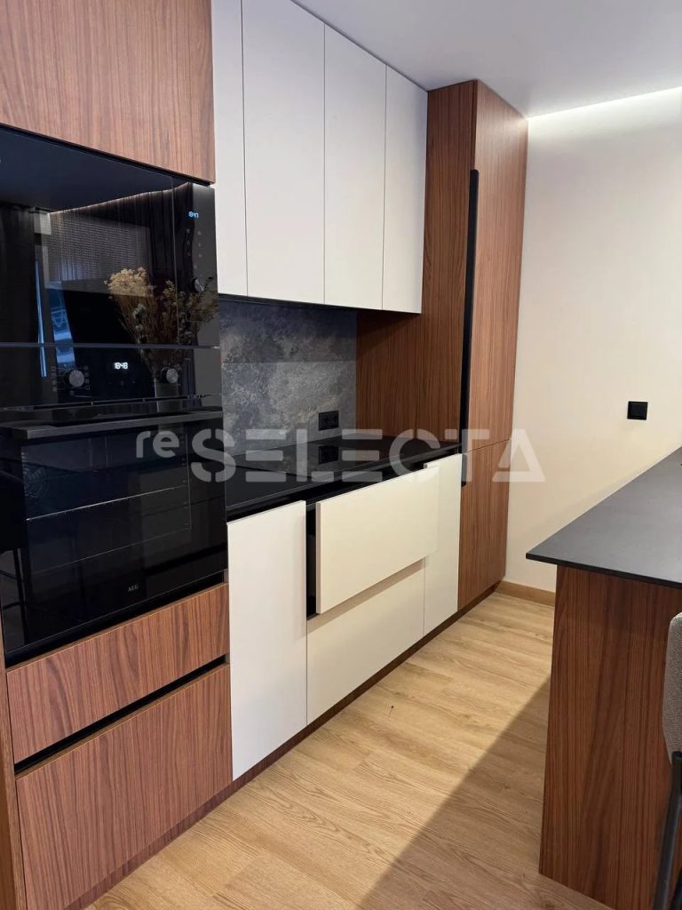 Beachfront Apartment for Sale with Tourist License | Sea View Property in Spain image 9