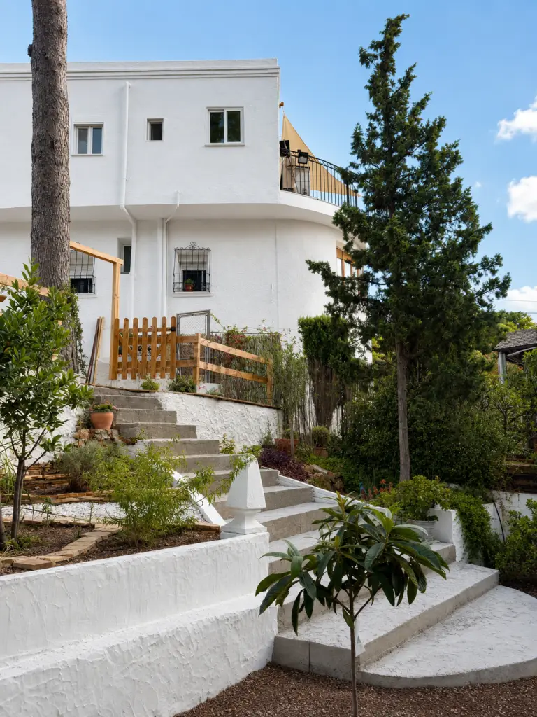 Horizontal duplex with garden in La Cañada